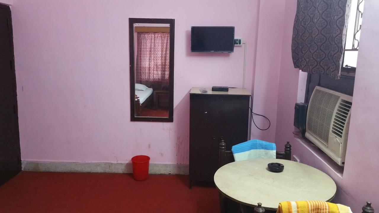 Renu Guest House Калькутта Экстерьер фото