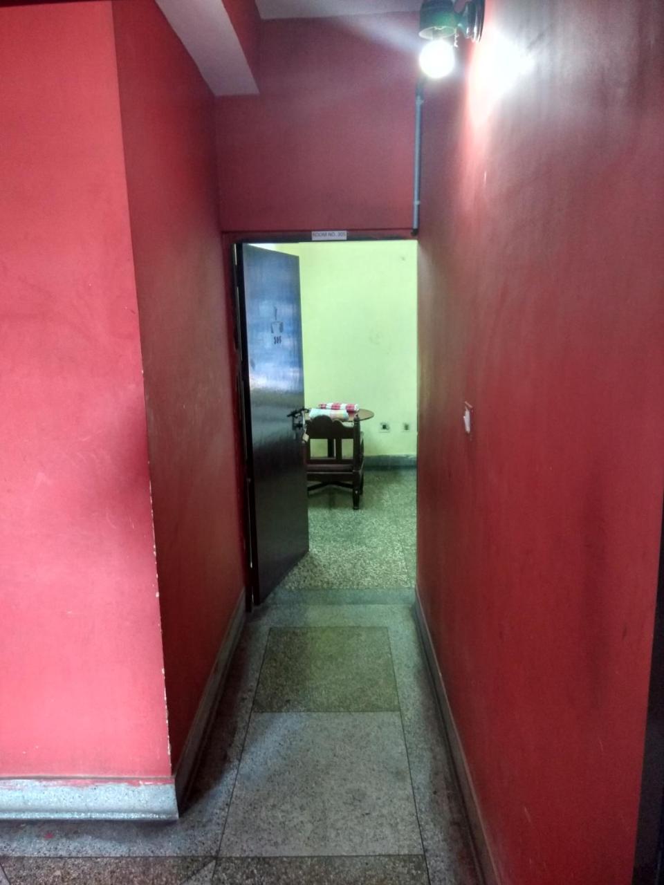Renu Guest House Калькутта Экстерьер фото