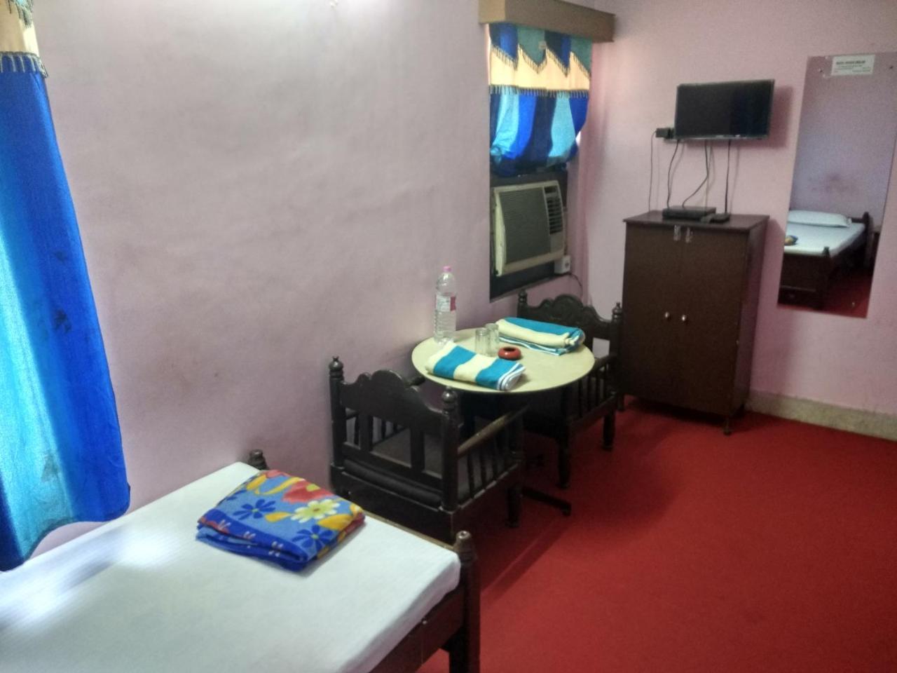 Renu Guest House Калькутта Экстерьер фото