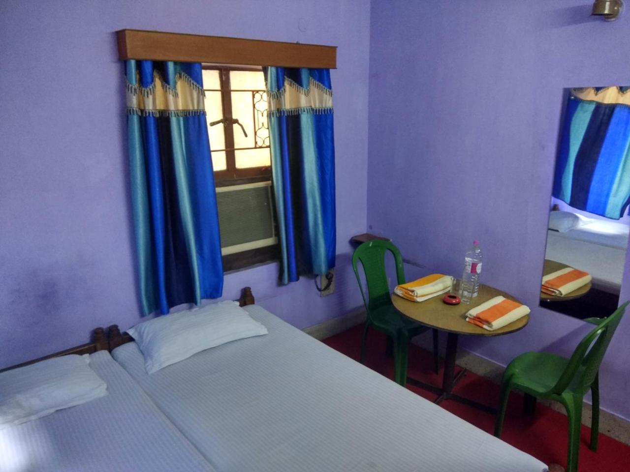Renu Guest House Калькутта Экстерьер фото