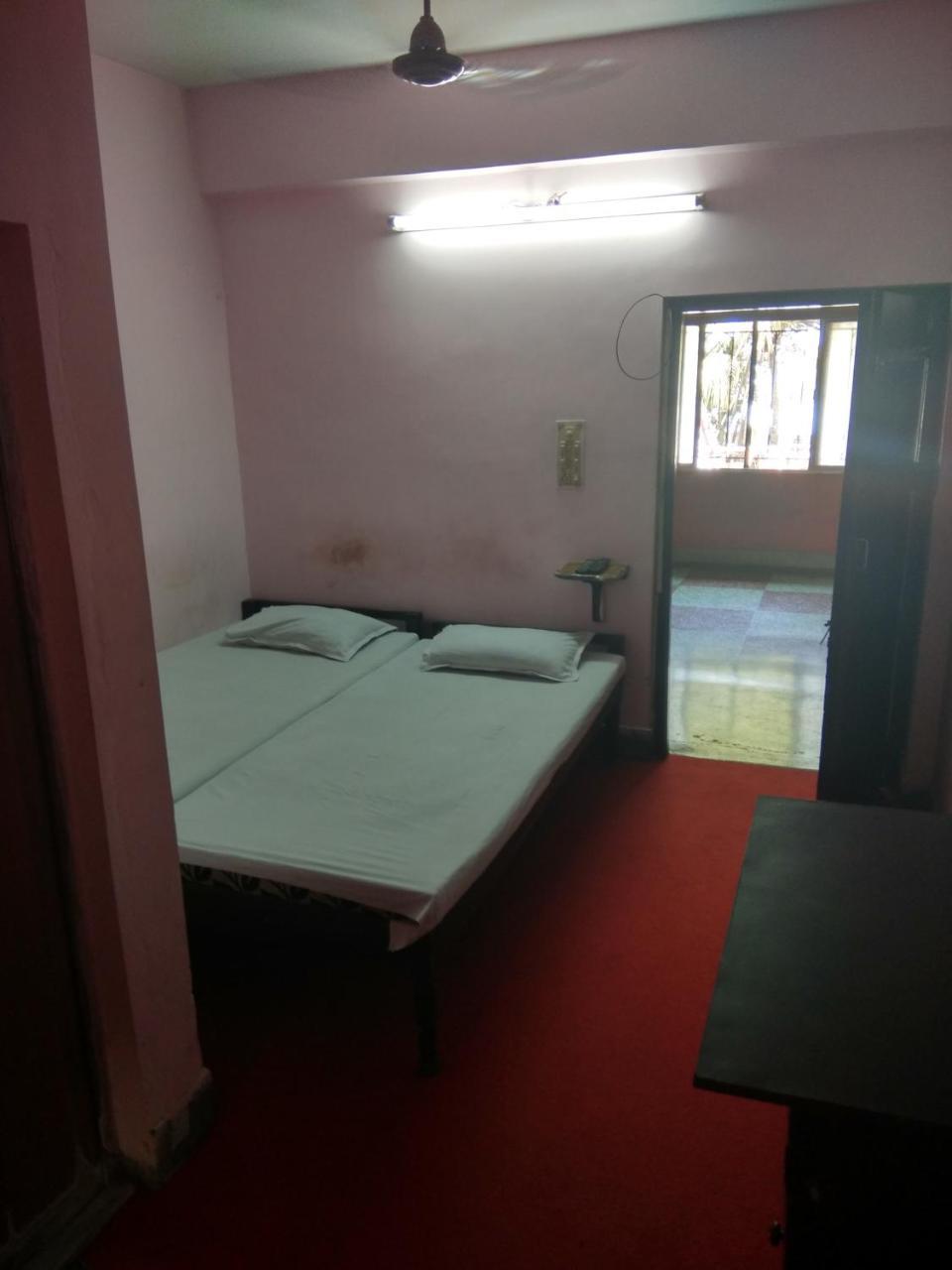 Renu Guest House Калькутта Экстерьер фото